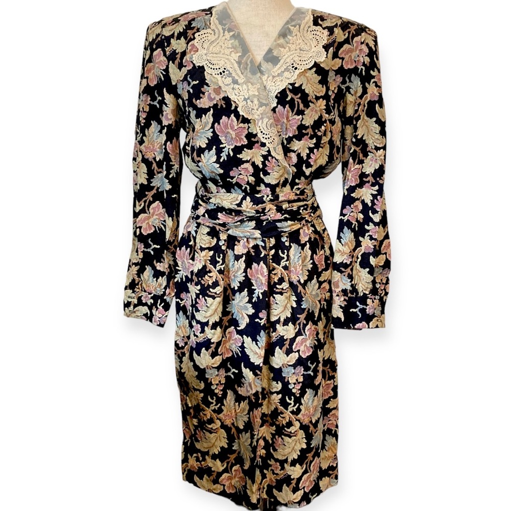 Vintage 90’s Floral Long Sleeve Dress Size Small Flower Black Cream Belt Lace